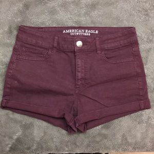 AMERICAN EAGLE hi-rise shorties in maroon